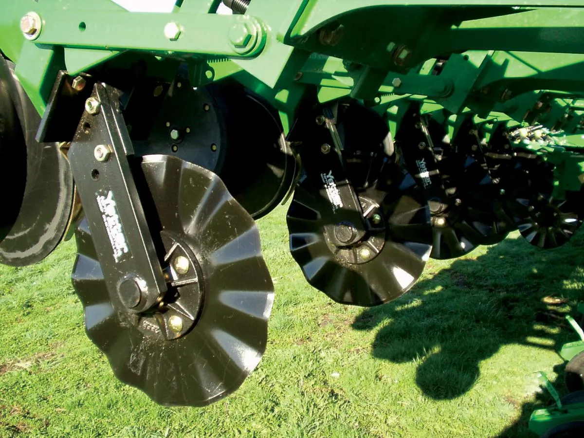 2960 Series Unit Mount Coulter with Brackets for Floating Residue Managers