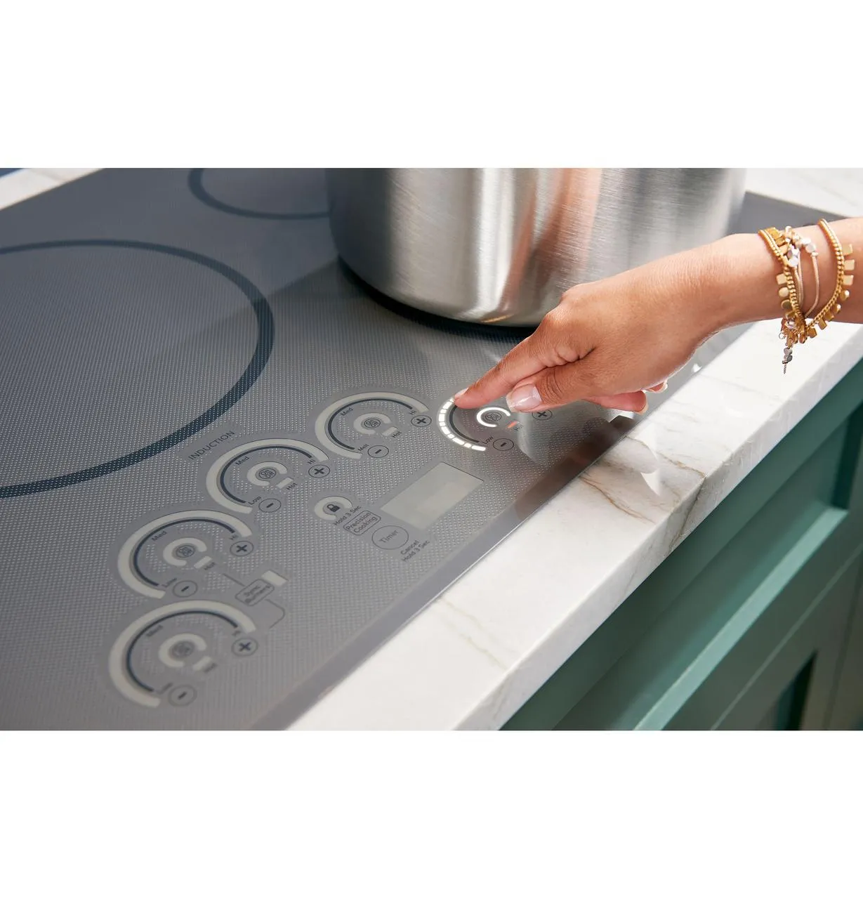 Caf(eback)™ 30" Smart Touch-Control Induction Cooktop