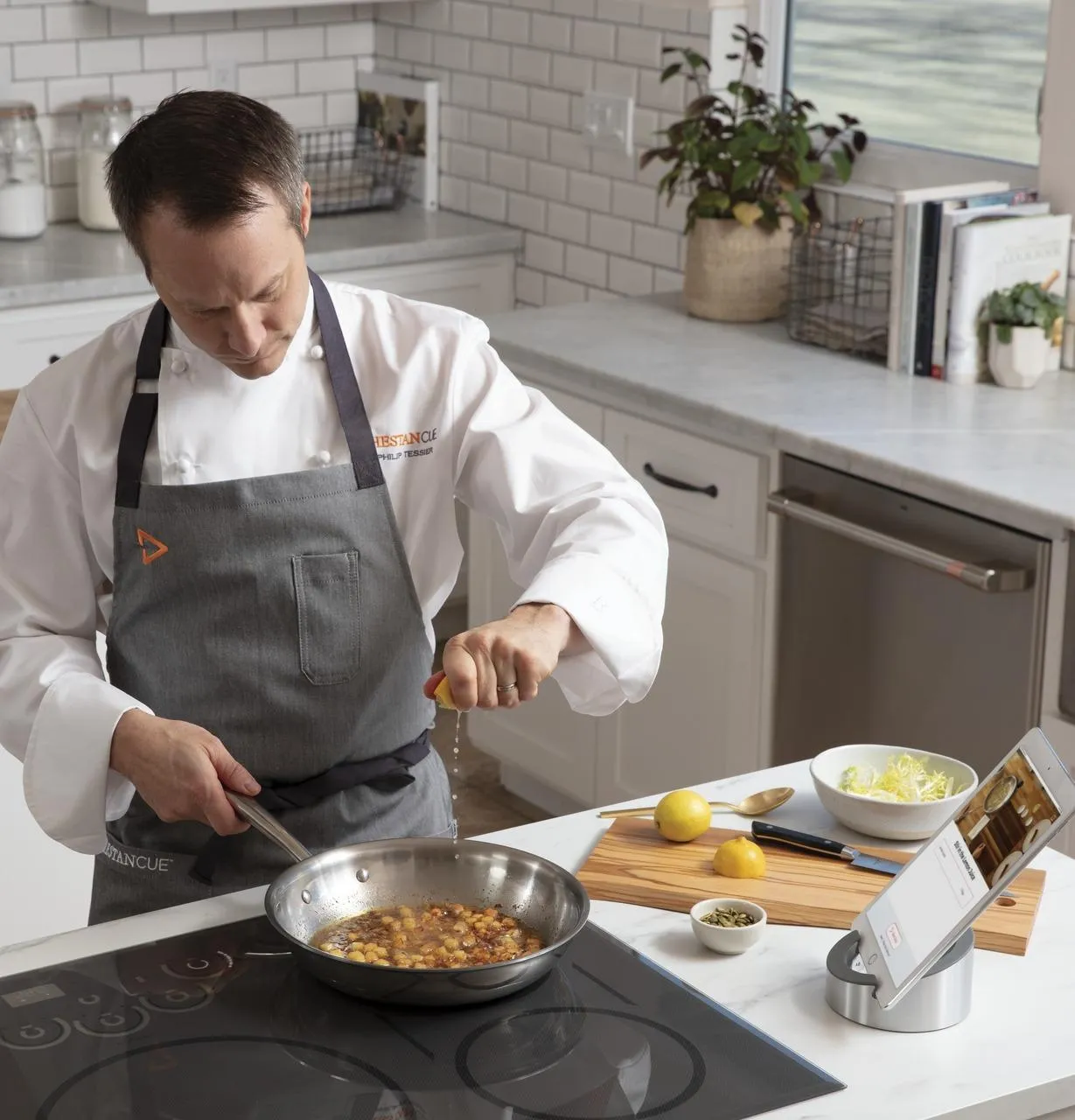 Caf(eback)™ 30" Smart Touch-Control Induction Cooktop