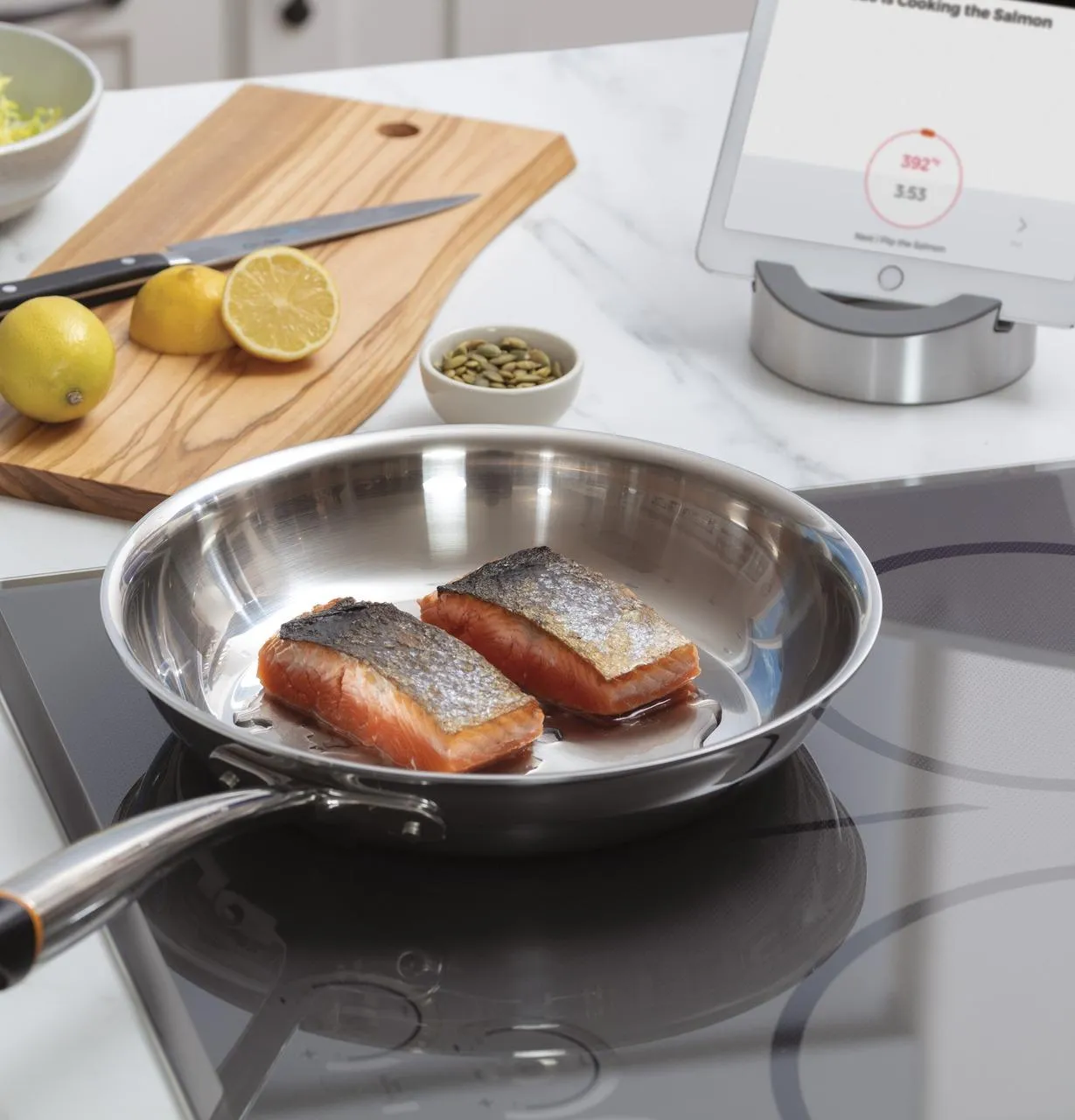 Caf(eback)™ 30" Smart Touch-Control Induction Cooktop