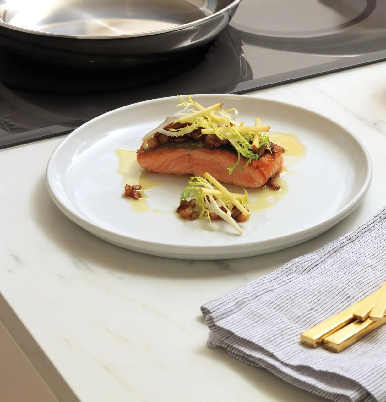 Caf(eback)™ 30" Smart Touch-Control Induction Cooktop