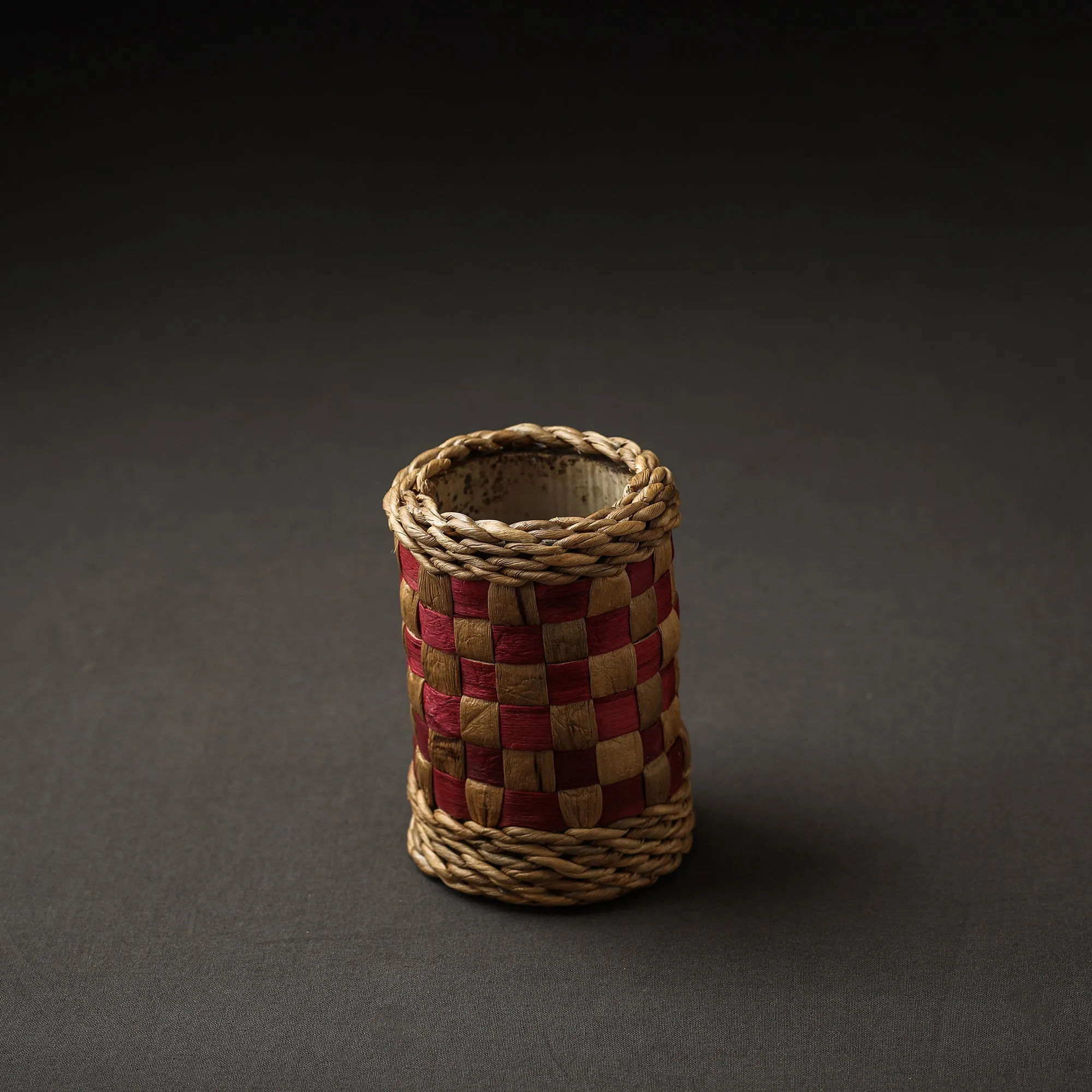 Handmade Organic Water Hyacinth Pen Stand from Assam