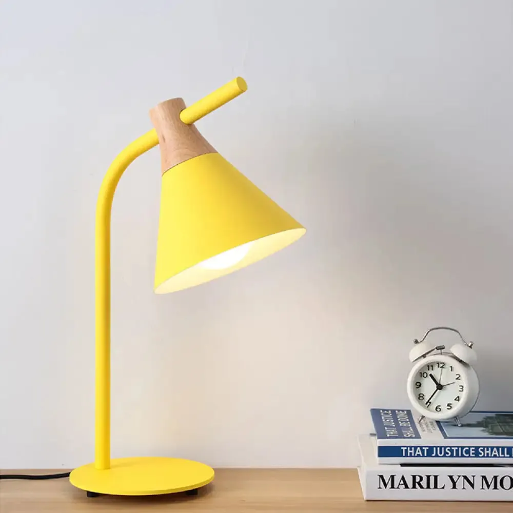 Nordic Single Head Metal Desk Light - Functional Reading Lamp for Study Rooms and Dormitories