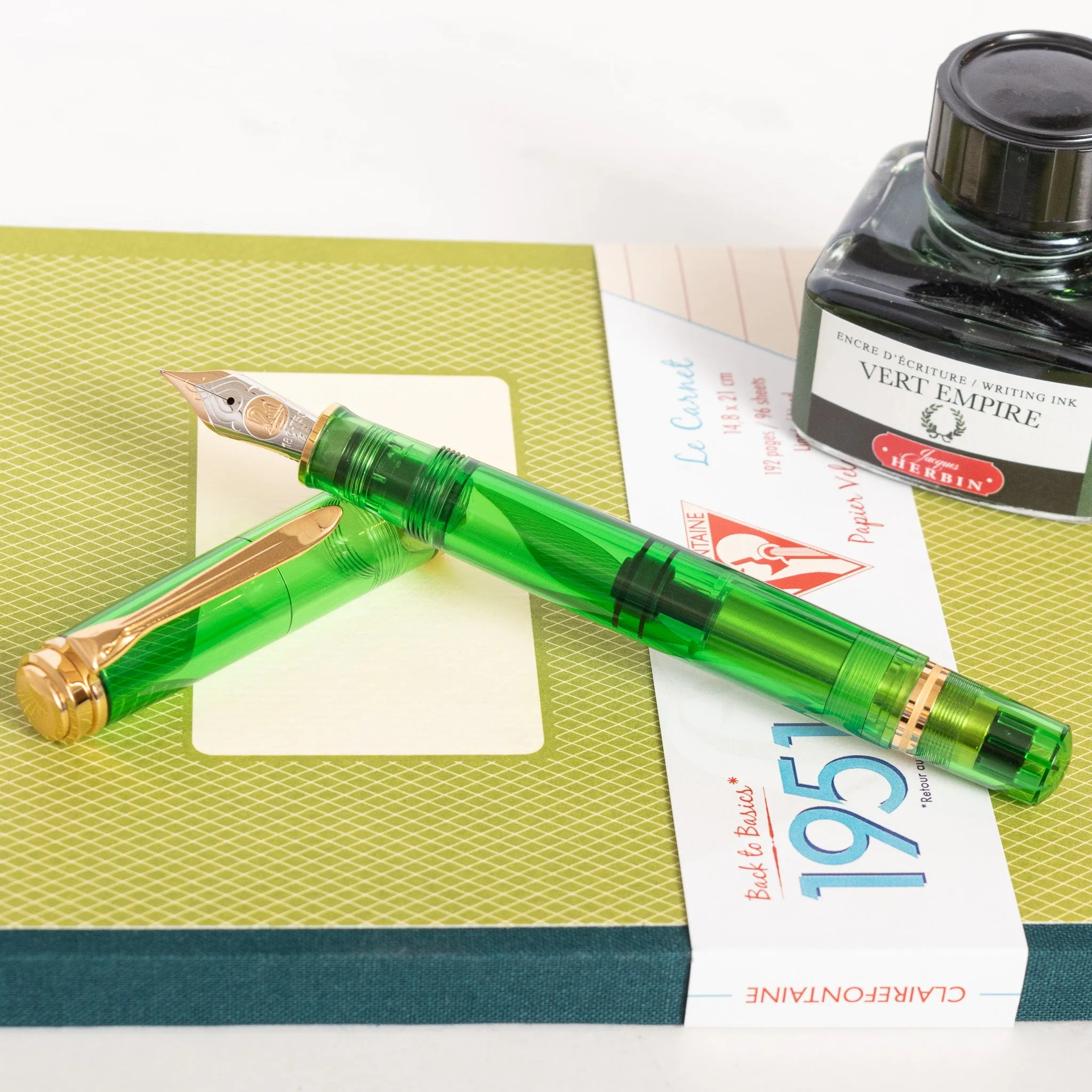 Pelikan Souveran M800 Green Demonstrator Fountain Pen