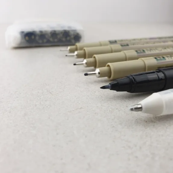 PIGMA AND GELLY ROLL WHITE MANGA PEN SET