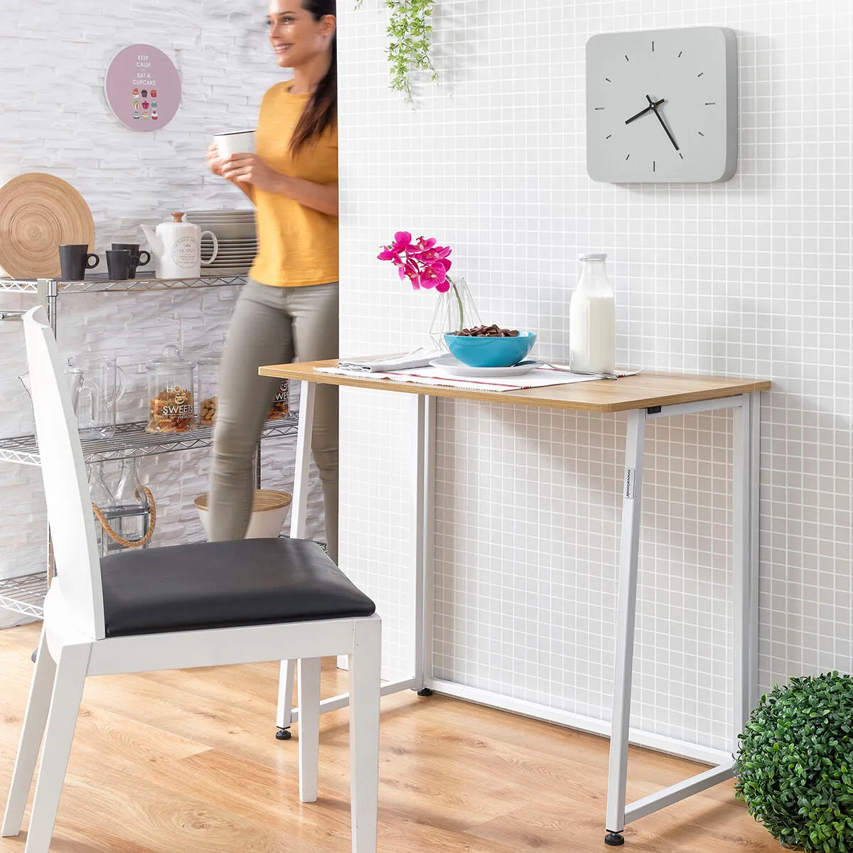 Space-saving Folding desk