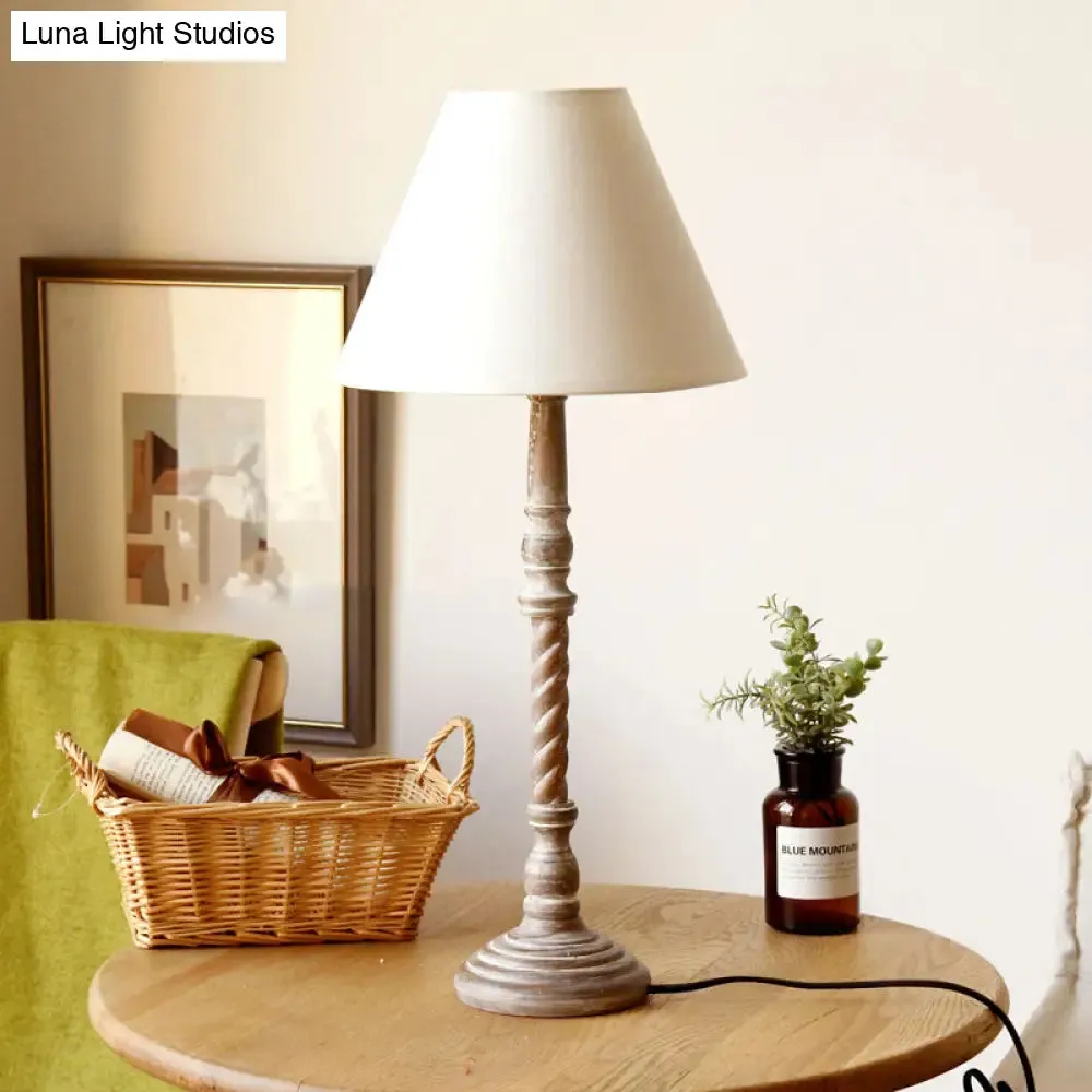 Traditional White Barrel Shape 1-Light Fabric Desk Lamp: Bedroom Reading Light with Wood Base